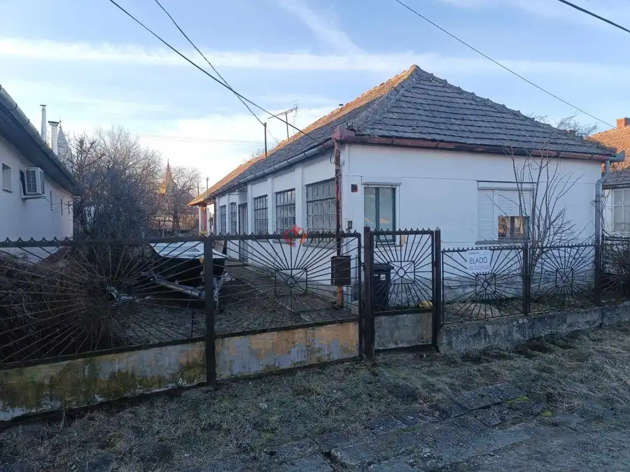 eladó családi ház, Bodrogolaszi