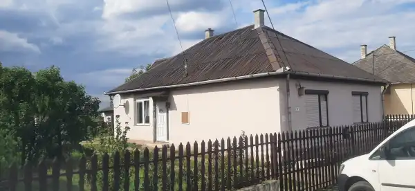Eladó házrész, Taktaszada 3 szoba 81 m² 7.9 M Ft